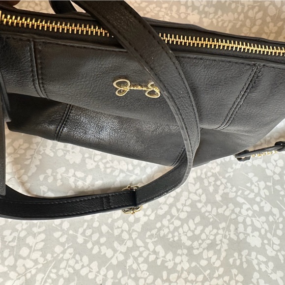 Jessica Simpson Noel Gold Grommets Cross-Body Bag - Picture 4 of 7